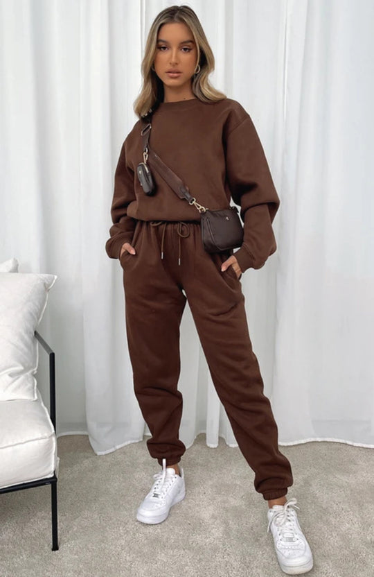 Damen nan zweiteiliges Cozy-Loungewear-Set mit Oversize-Rundhals und hochgeschnittener Jogginghose mit Kordelzug Shop Nory