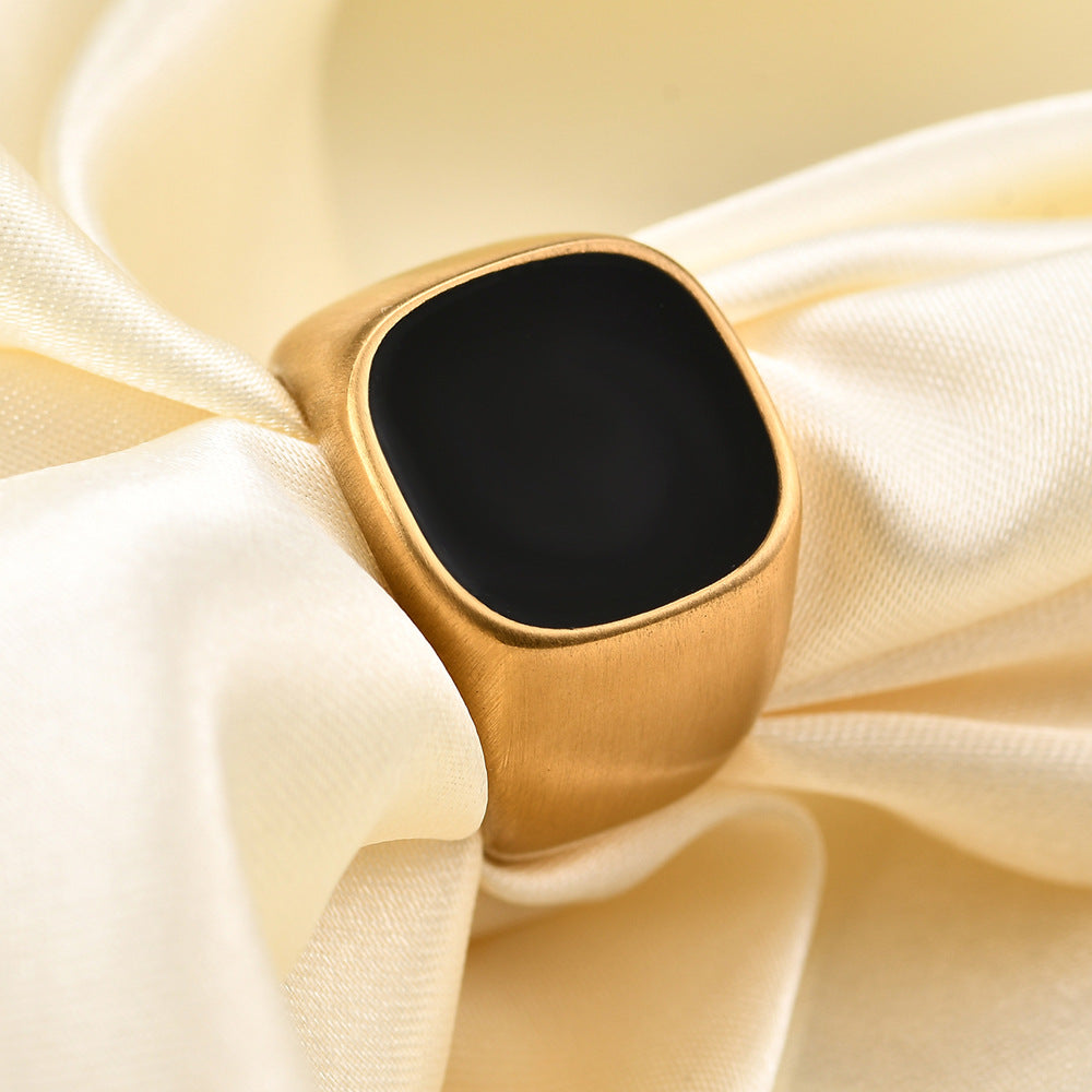 Herren Ring mit quadratischem Onyx-Einsatz und modernem, gebürstetem Design Shop Nory