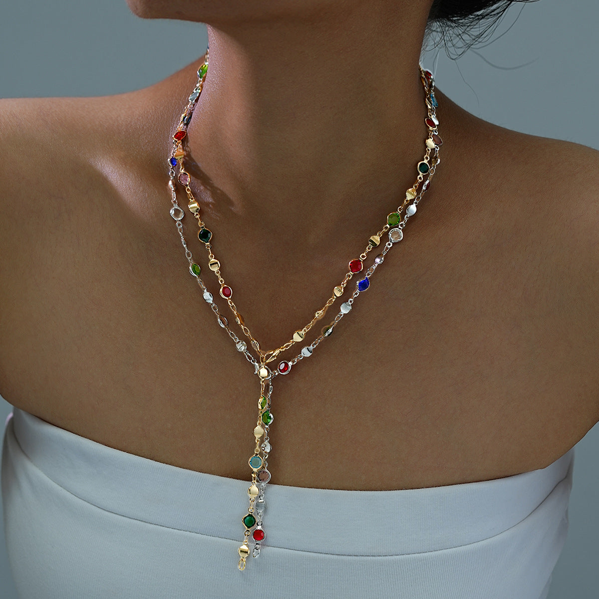 Damen Halskette mit bunten Kristallen und filigranem Design Shop Nory