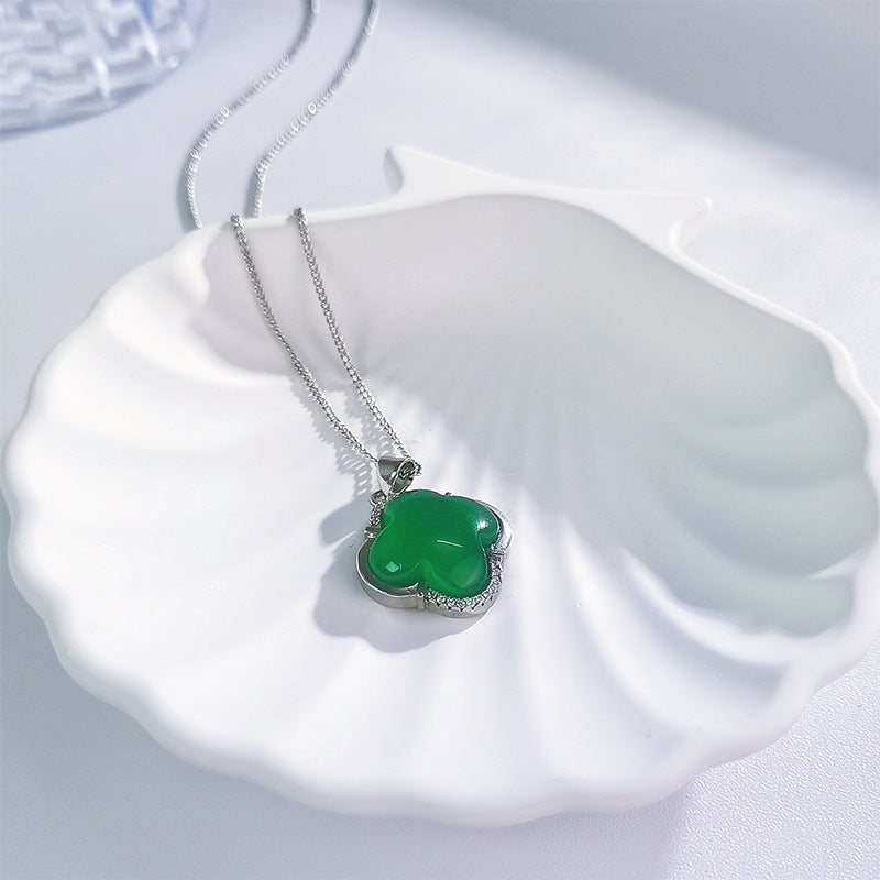 Damen Halskette mit kunstvollem Kleeblatt-Anhänger und feiner Silberkette Shop Nory