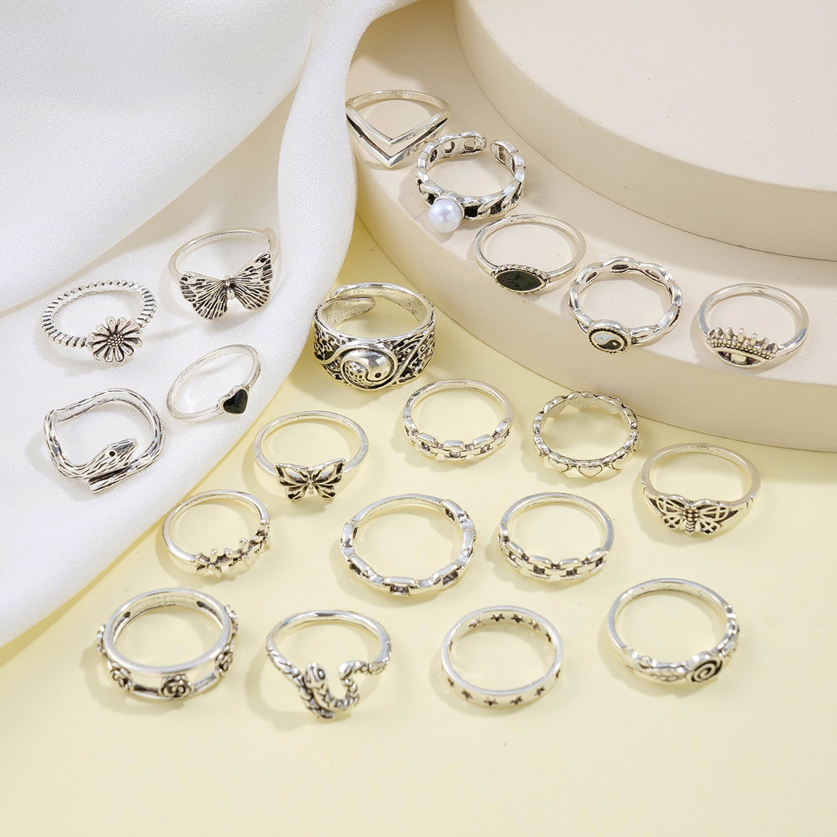 Damen Ring-Set mit verspielten Designs und filigranen Details Shop Nory