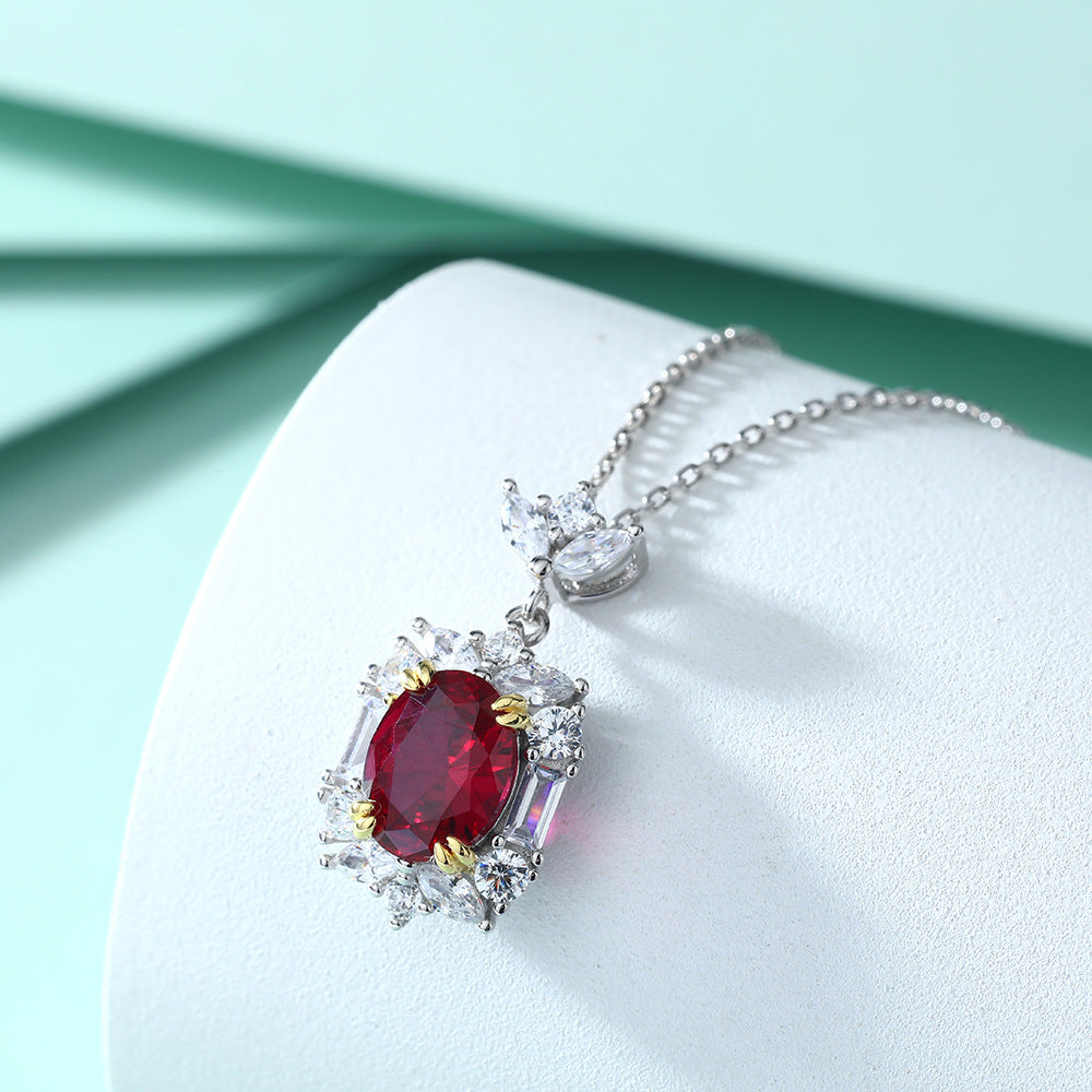 Damen Anhänger-Halskette mit exquisitem roten Edelstein und funkelndem Zirkonia-Besatz Shop Nory