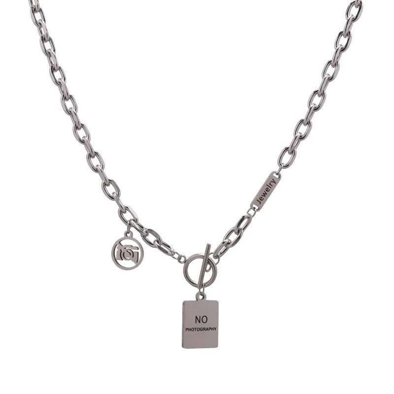 Damen Kette mit einzigartigem Charm und verspieltem Anhänger Shop Nory