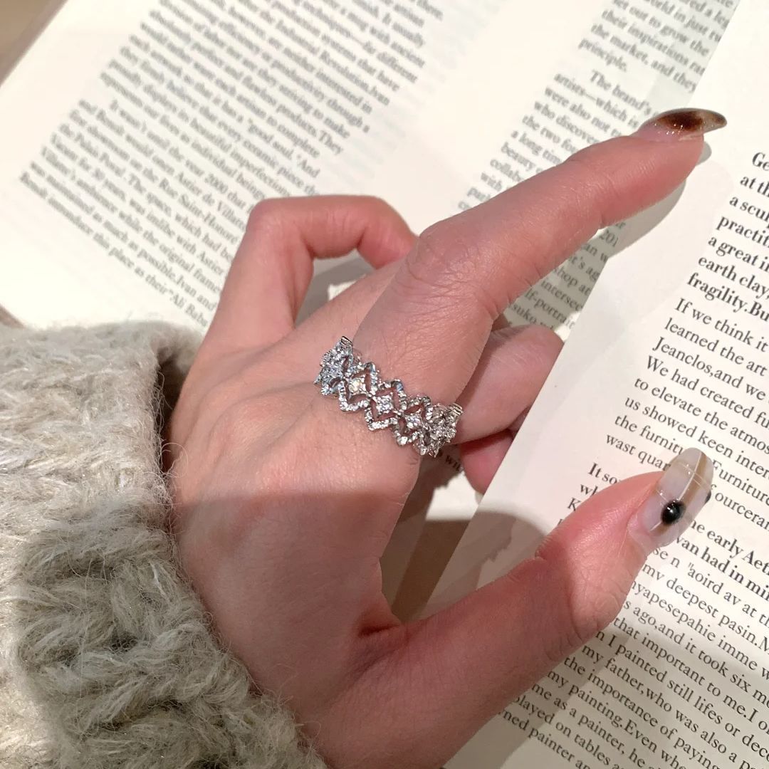 Damen filigraner Ring mit funkelnden Strasssteinen Shop Nory