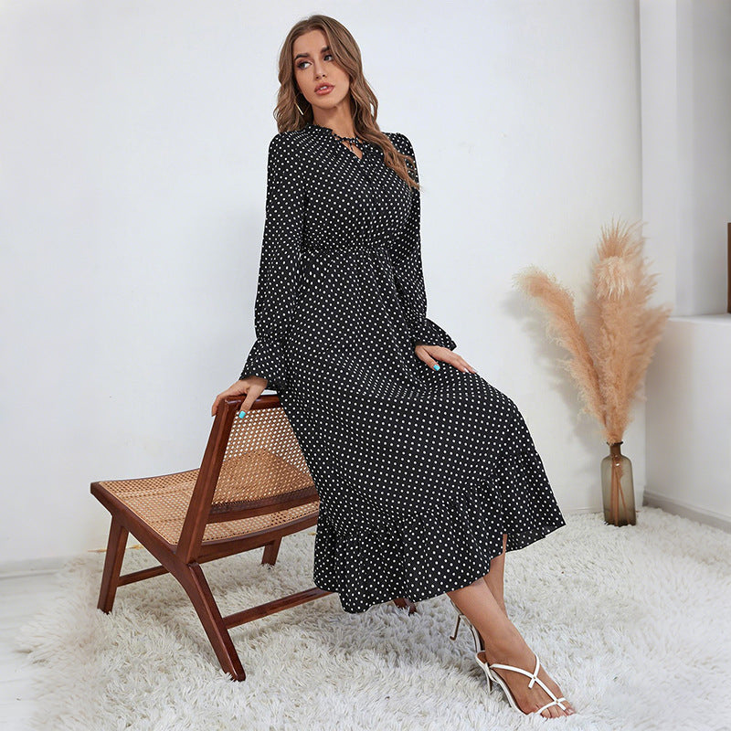Damen Polka‑Dot Midikleid mit Schlüsselloch‑Detail, Smok‑Taille und Volantsaum Shop Nory