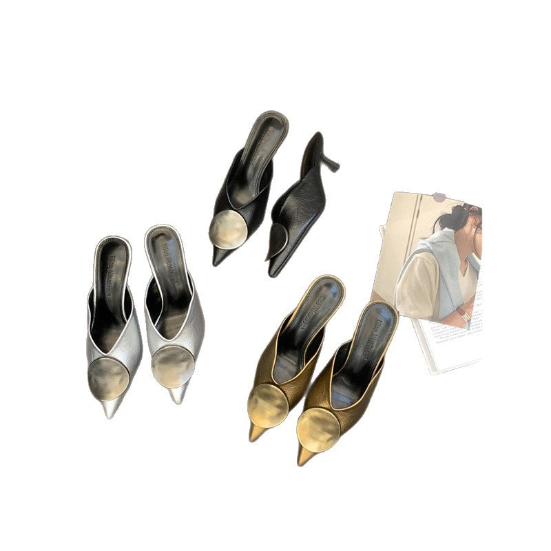 Damen Spitz zulaufende Kitten-Heel Mules mit Metallapplikation Shop Nory