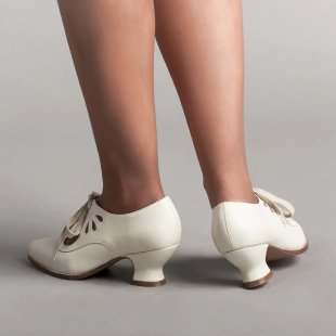 Damen elegante und komfortable Tanzschuhe mit nostalgischem Design und niedriger Absatzhöhe
