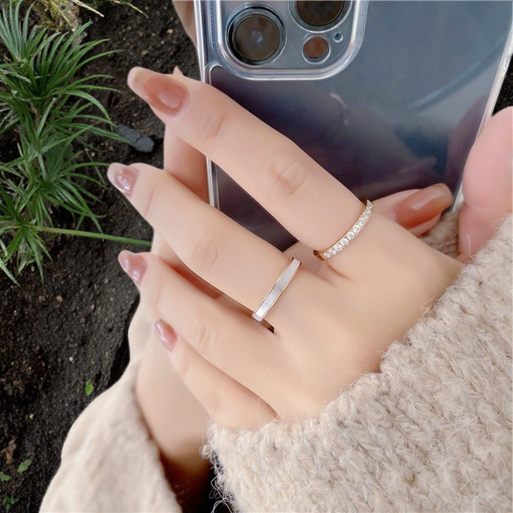 Damen Brillantring mit hochwertigem Zirkonbesatz und zeitlosem Design Shop Nory