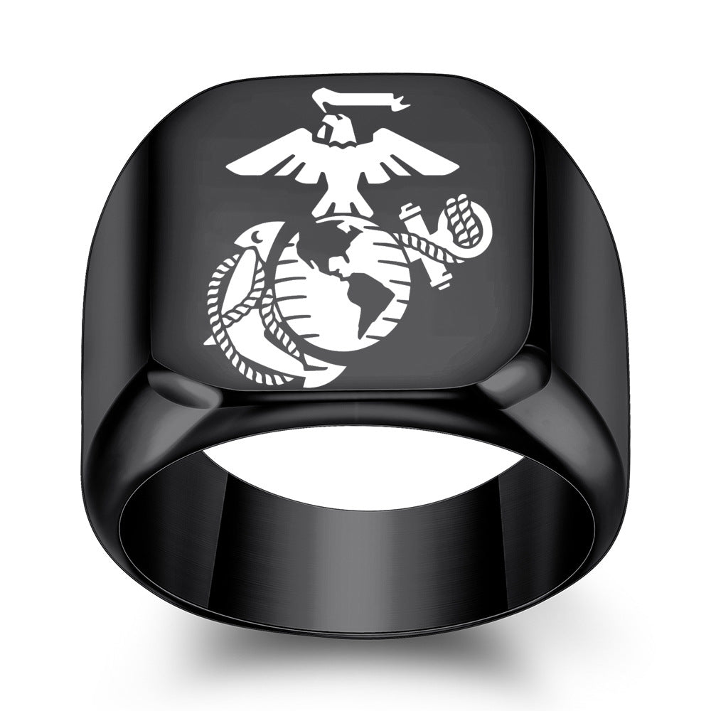Herren Siegelring mit detailverliebtem Emblem Shop Nory