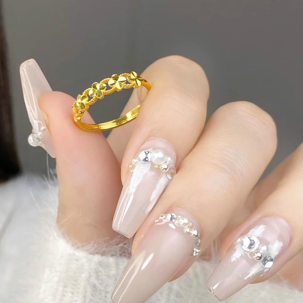 Damen filigraner Ring mit floralem Design und funkelnden Akzenten Shop Nory