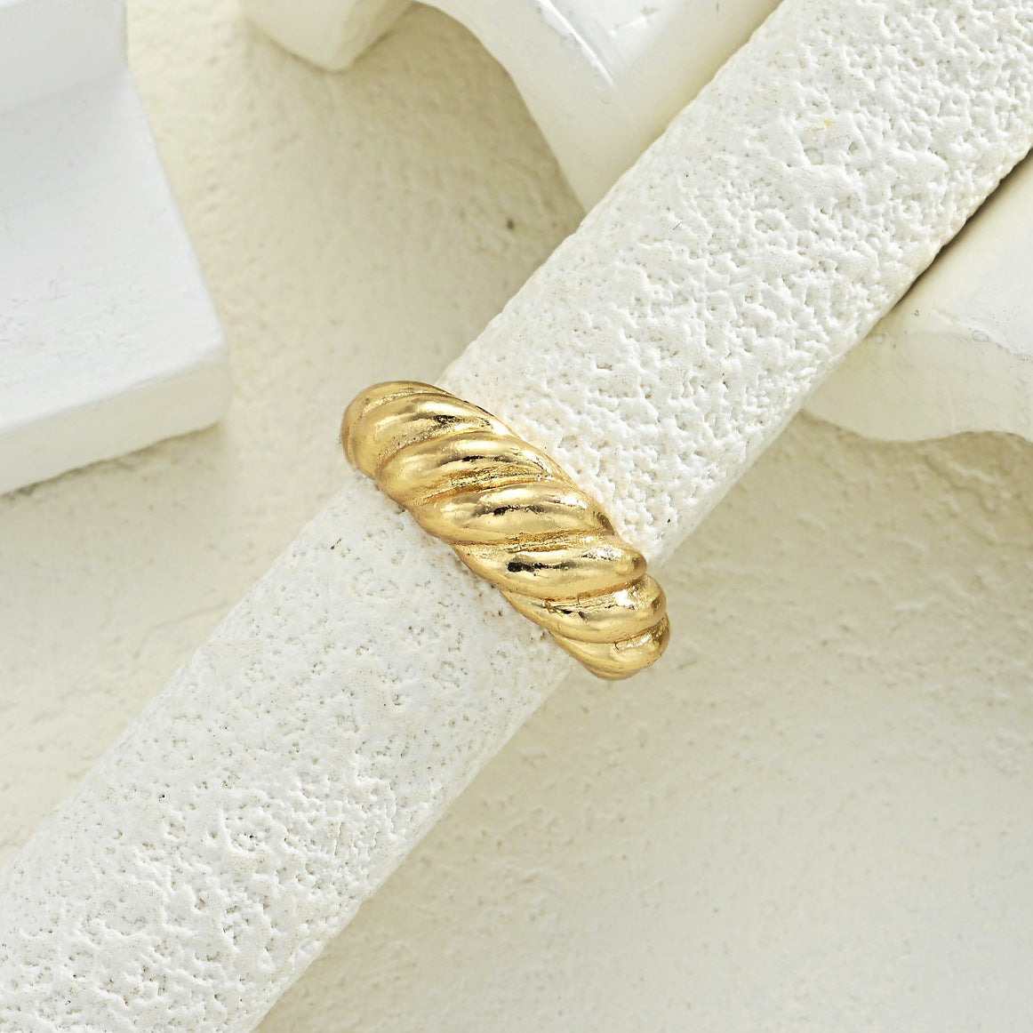 Damen offener Ring mit kunstvollem Zopfmuster Shop Nory