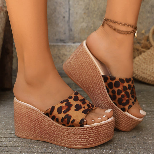 Damen Keil-Sandalen mit Leopardenmuster und gepolsterter Sohle Shopnory