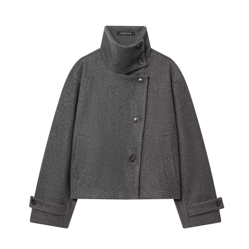 Damen Kurzer kastiger Wollmantel mit asymmetrischer Knopfleiste und Stehkragen Shop Nory