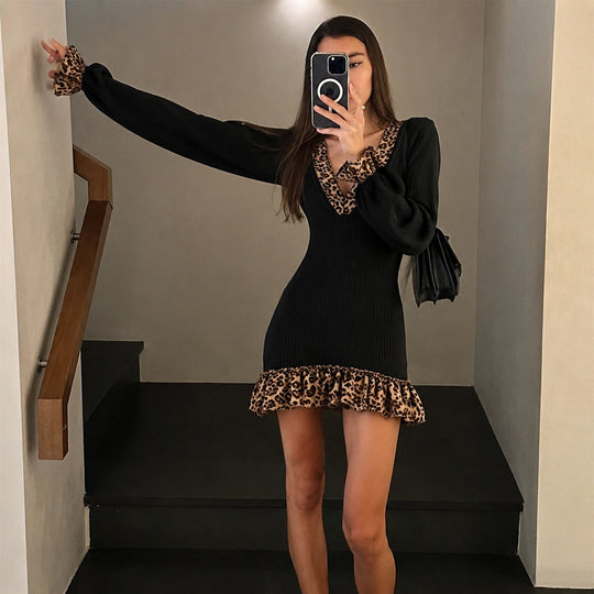 Damen figurnahes Strickminikleid mit tiefem V-Ausschnitt, langen Ballonärmeln und Leopardenvolant Shop Nory