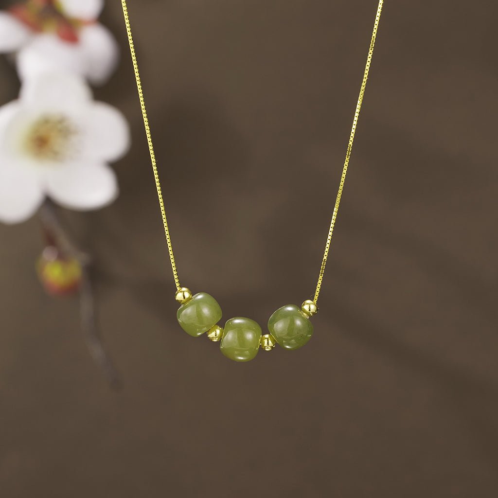 Damen Halskette mit eleganten, handgefertigten Jade-Details Shop Nory