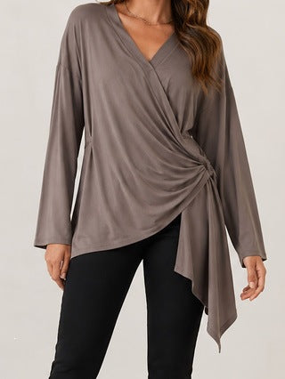 Damen Wickelshirt mit seitlicher Knotenpartie, V‑Ausschnitt und asymmetrischem Saum Shop Nory