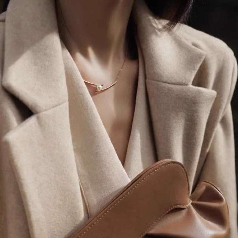 Damen Halskette mit stilvollem minimalistischen Design und eleganter Perle Shop Nory