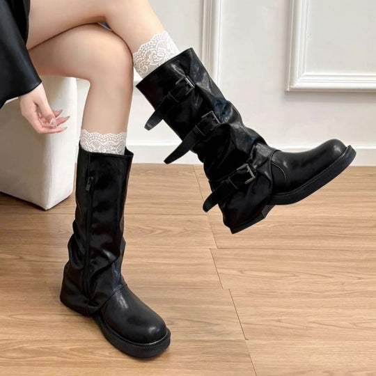 Damen kniehohe Slouch-Boots aus Kunstleder mit verstellbaren Schnallen und profiliertem Plateau-Absatz Shop Nory