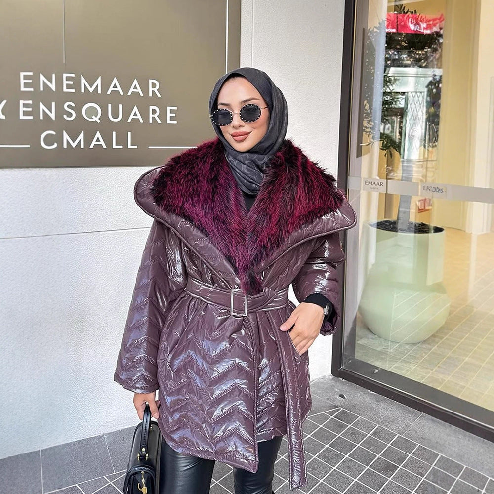 Damen Glänzende Steppjacke mit Taillengürtel und voluminösem Kunstfellkragen Shop Nory