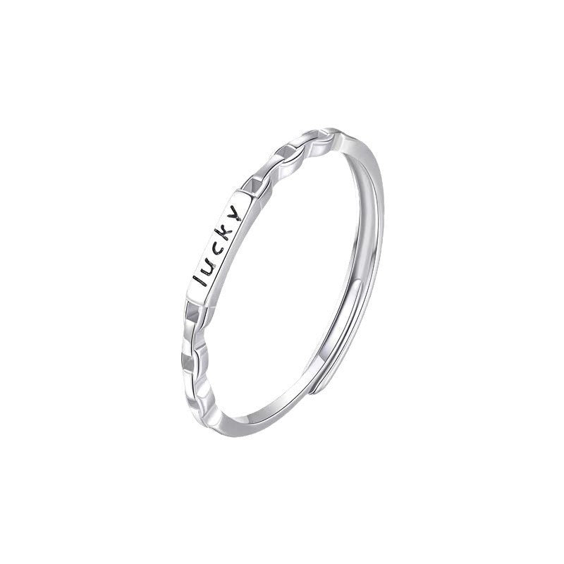Damen Offener Ring mit eingraviertem "Lucky"-Motiv und modernem Design Shop Nory