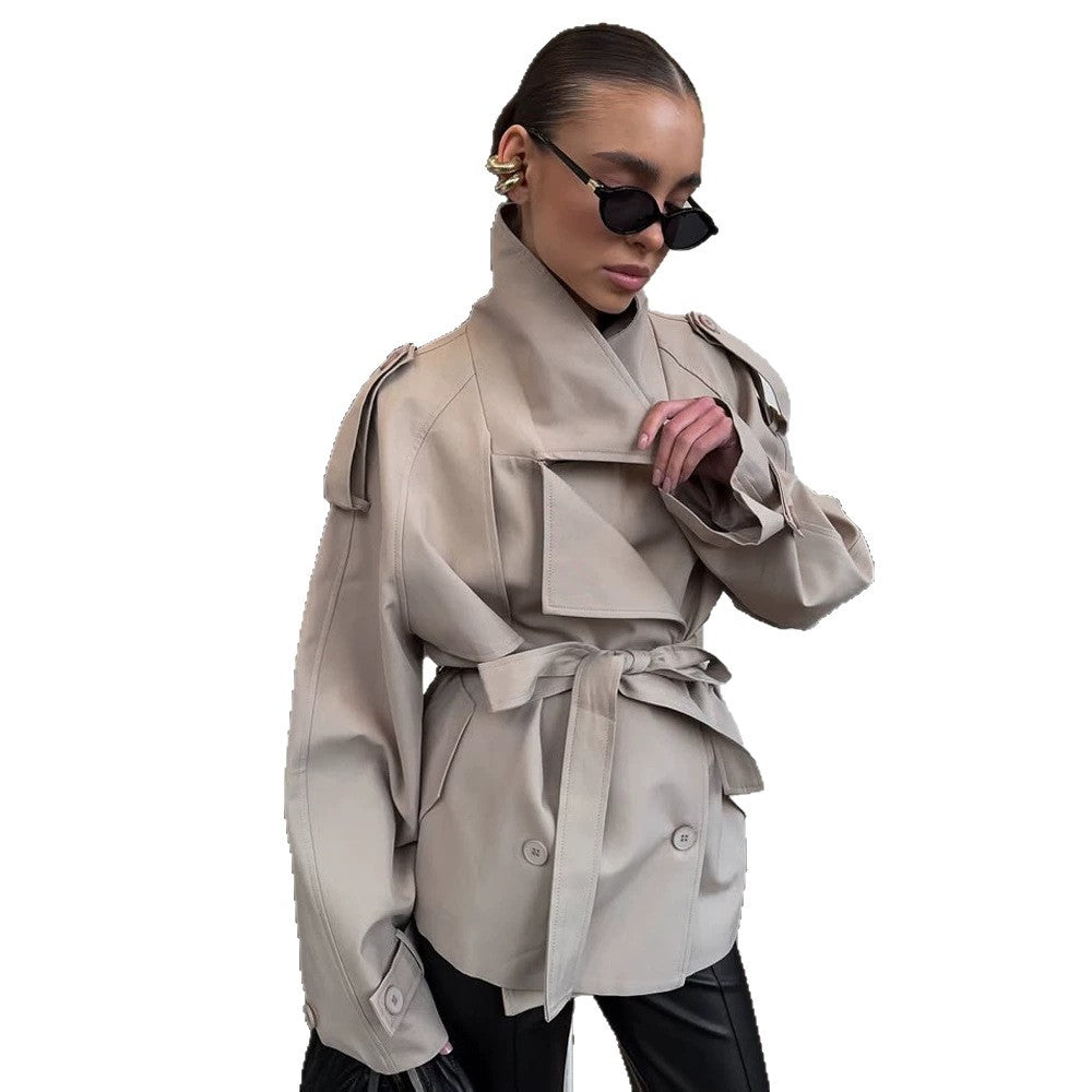 Damen Kurztrench mit weitem Stehkragen, Schulterklappen und Taillengürtel Shop Nory