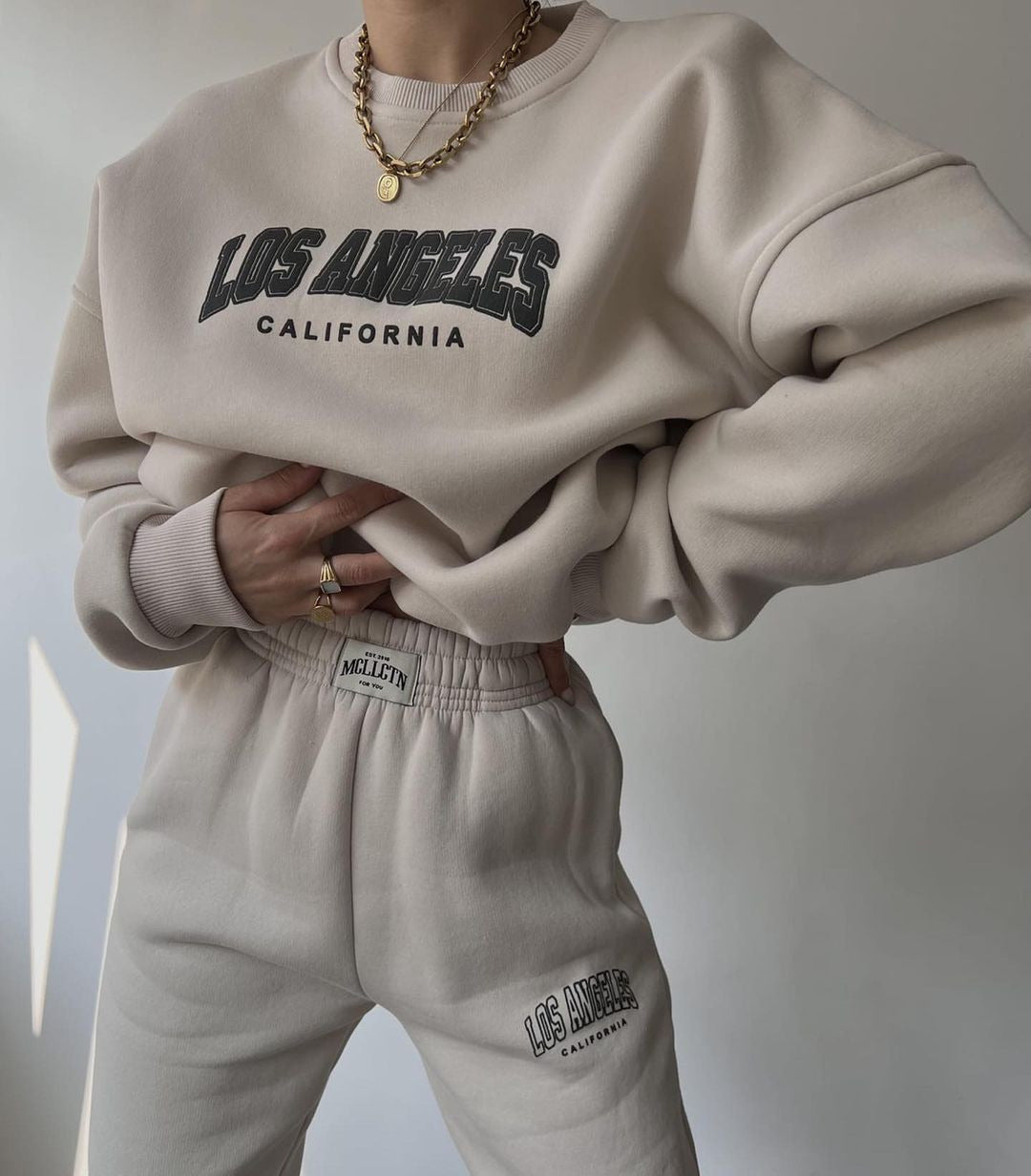 Damen Oversized Lounge-Set aus Baumwollfleece mit Collegestickerei und relaxed Jogginghose Shop Nory
