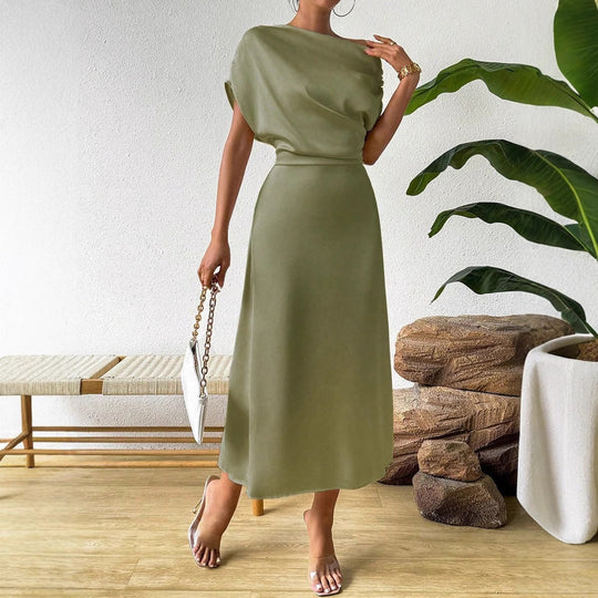 Damen Elegantes und fließendes Abendkleid mit asymmetrischem Schnitt