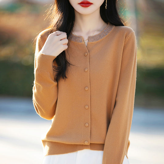 Damen Kurzcardigan aus ultrafeinem Baumwollmix mit funkelnder Kristallkante und Ton-in-Ton-Knopfleiste Shop Nory