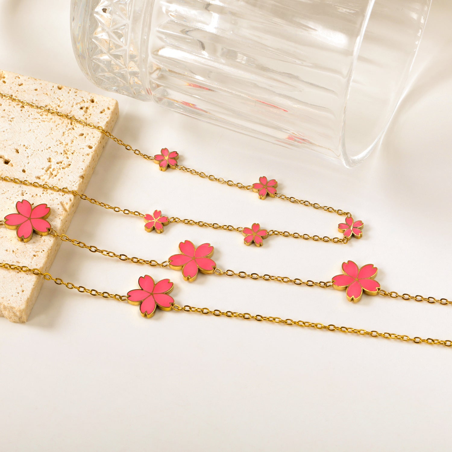 Damen elegante Armkette mit floralen Anhänger Shop Nory