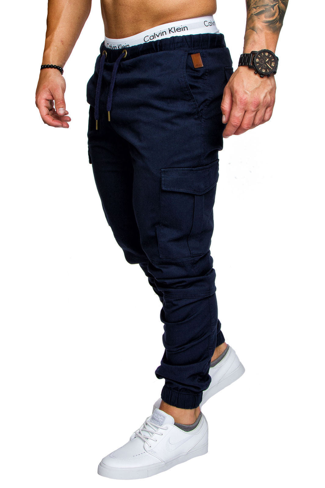 Herren taillierter Cargo-Jogger mit elastischem Bund, Kordelzug und aufgesetzten Taschen Shop Nory