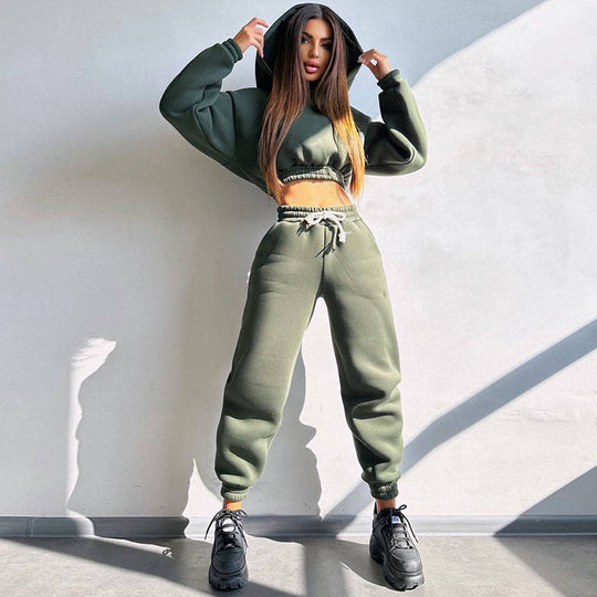 Damen cropped Stehkragen-Sweatset mit elastischem Taillenbund und hochtaillierter Tapered-Jogginghose Shop Nory