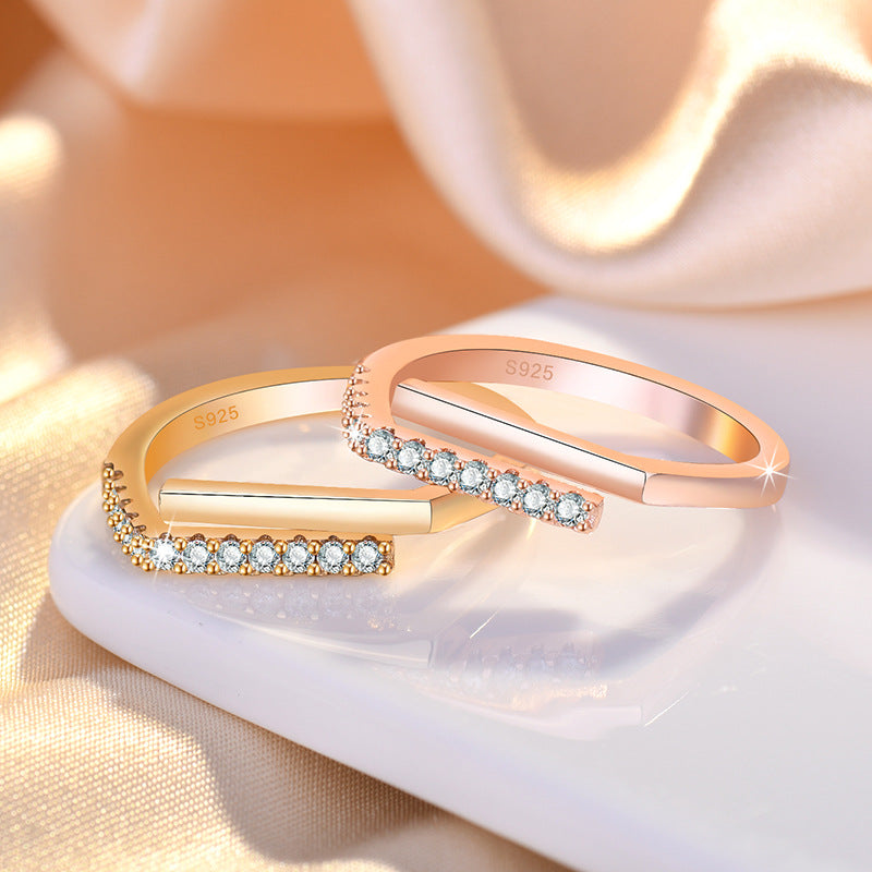 Damen Funkelnder Ring mit elegantem Design und Zirkonia-Akzenten Shop Nory