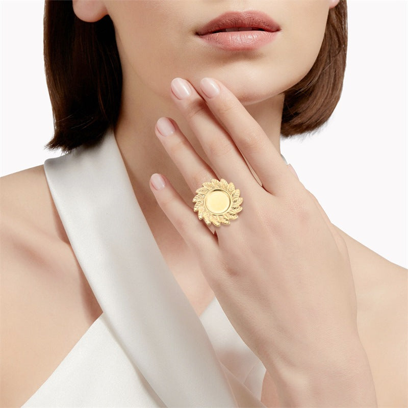 Damen eleganter Ring mit kunstvollem Blätterdesign und Spiegeloberfläche Shop Nory