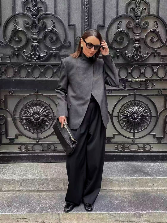 Damen Oversized-Blazer im Boxy-Schnitt mit asymmetrischem Stehkragen und verdeckter Knopfleiste Shop Nory