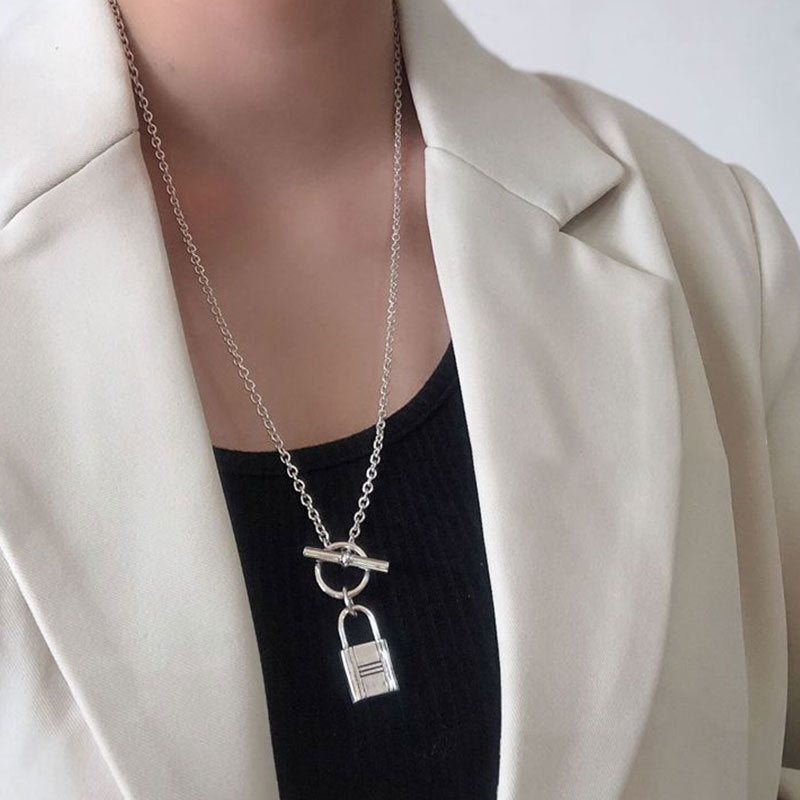 Damen Halskette mit einzigartigem Schloss-Anhänger Shop Nory