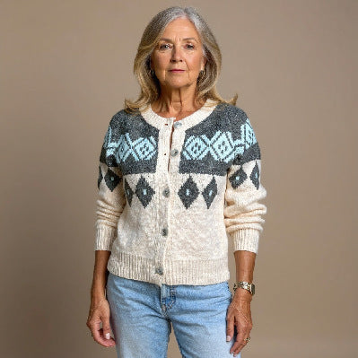 Damen nan kuscheliger Strickcardigan mit Zierholzknöpfen und Rundhalsausschnitt Shop Nory