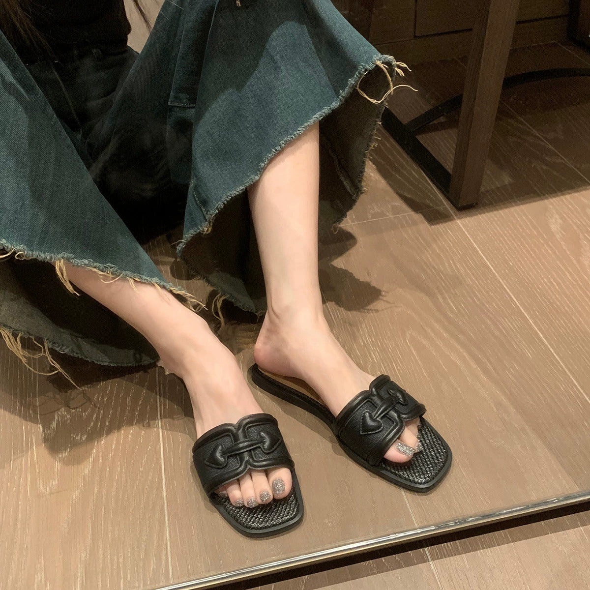 Damen Mules mit modischem geflochtenem Design und komfortablen Absatz Shopnory