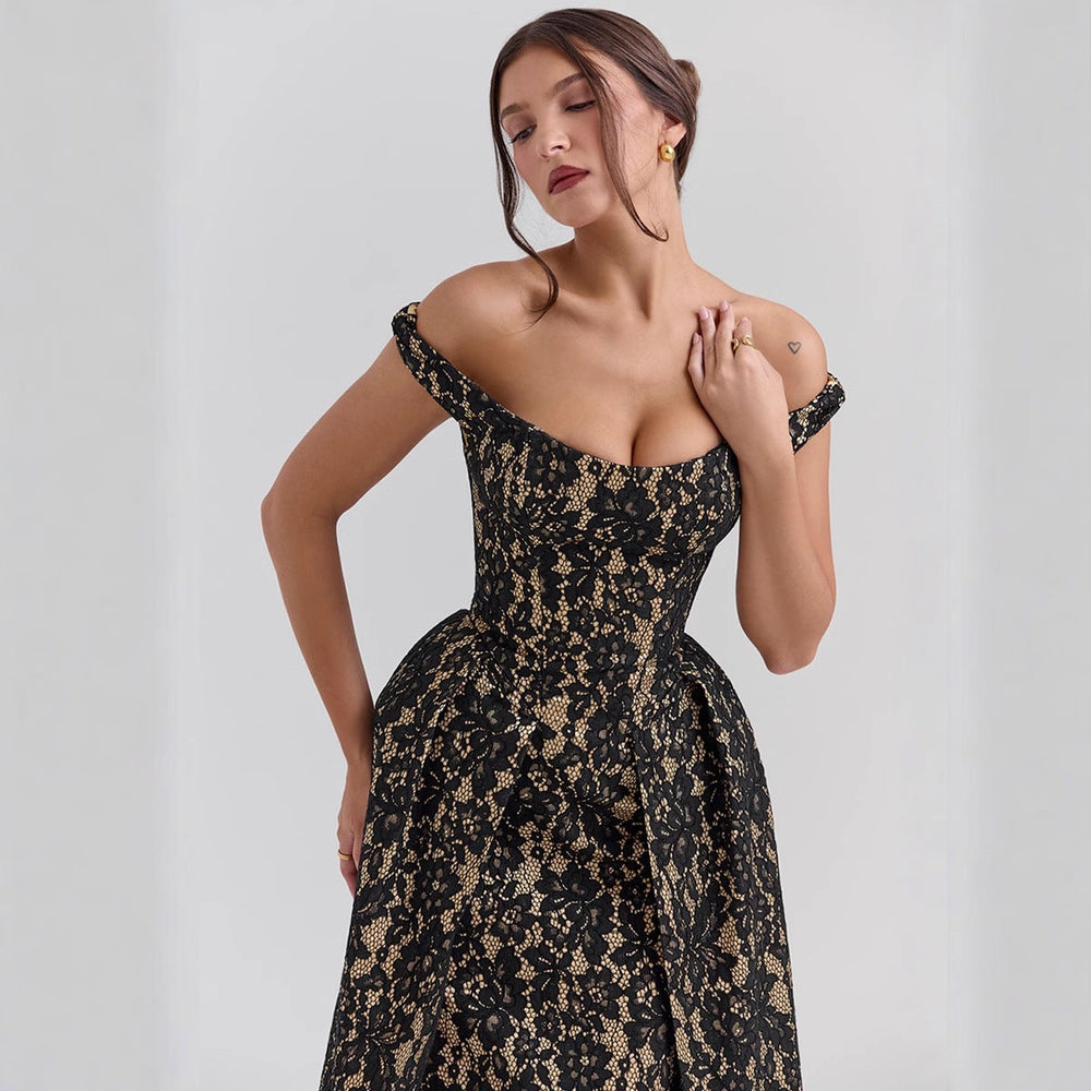 Damen Abendkleid mit raffinierten Spitzenapplikationen und elegantem Schnitt