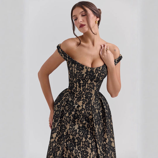 Damen Abendkleid mit raffinierten Spitzenapplikationen und elegantem Schnitt