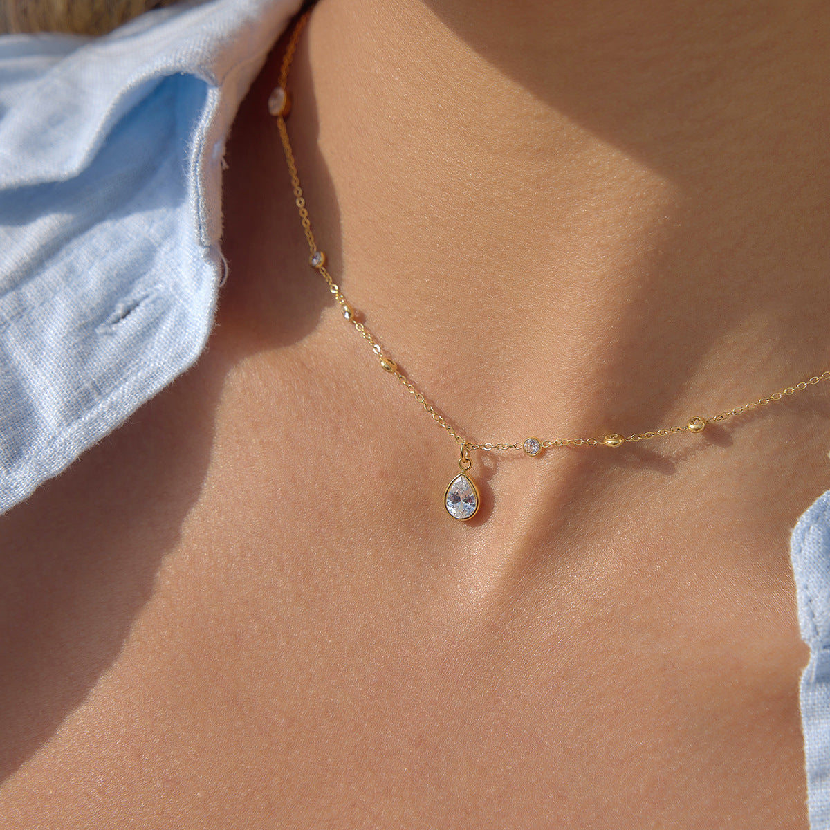 Damen Halskette mit funkelnden Zirkonia-Anhängern und verlängerbarem Design Shop Nory