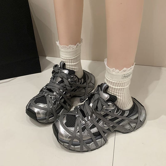 Damen Techno-Chunky-Sneaker mit atmungsaktivem Mesh, stabiler Plattformsohle und dekorativen Wickelriemen Shop Nory