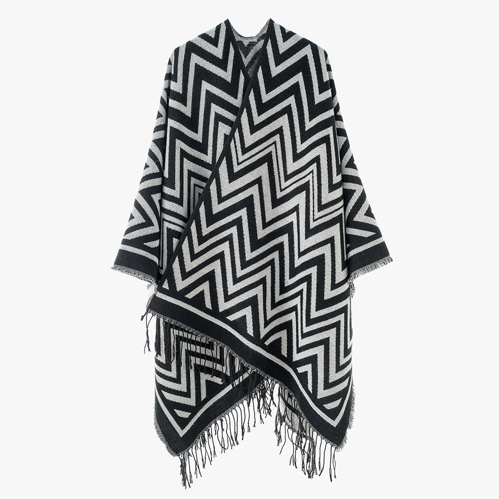 Damen Oversize-Umhang mit grafischem Zickzackmuster und langen Fransen Shop Nory