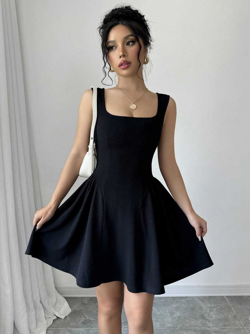 Damen A-Linien Kleid mit Quadrat-Ausschnitt und fließendem Rock