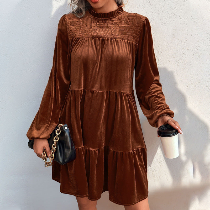 Damen Samt-Stufenkleid mit Smokoberteil, Rüschenkragen und Balloonärmeln Shop Nory