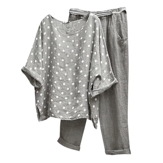 Damen Kombination aus leichten Rundhalsbluse mit Punkten und bequemen Hose