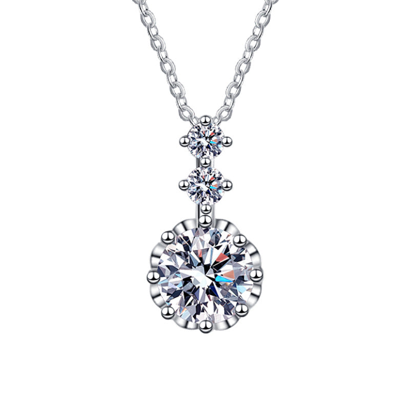 Damen Halskette mit funkelndem Zirkonia-Anhänger und eleganter Silhouette Shop Nory