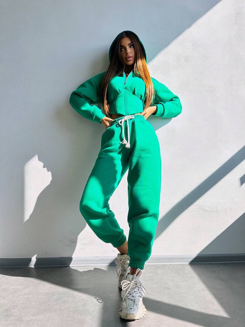 Damen Crop-Kapuzenjacke mit Korsagennaht und High-Waist Jogginghose Shop Nory