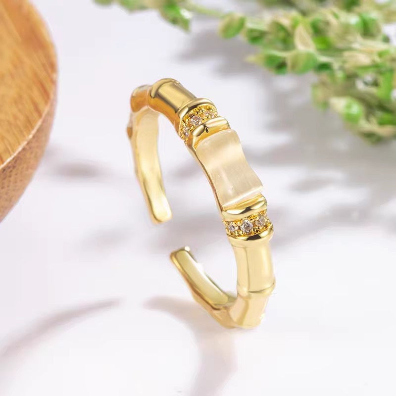 Damenring im eleganten Bambusdesign mit funkelnden Akzenten Shop Nory