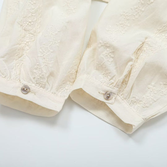 Damen Leichte Bluse mit Spitzenbesätzen, V‑Ausschnitt und taillierter Peplum‑Silhouette Shop Nory