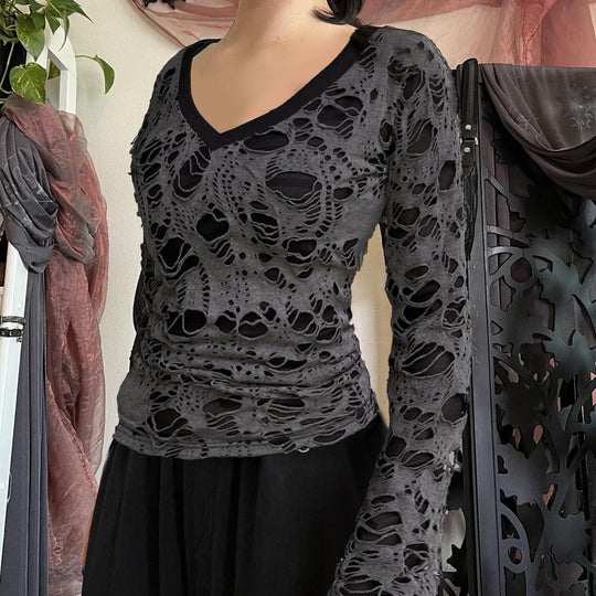 Damen nan transparentes Distressed-Spitzenshirt mit V-Ausschnitt, langärmeligem Layer-Look und innenliegendem Cami Shop Nory